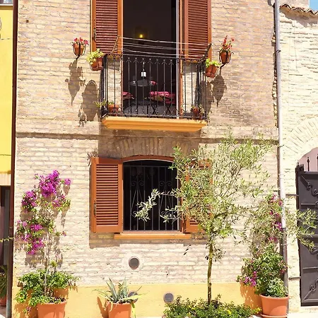Casa In Piazza Nyaraló *